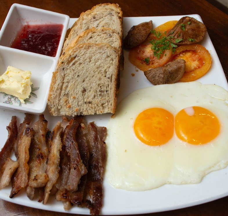 Bacon & Egg Served w/ Bread
